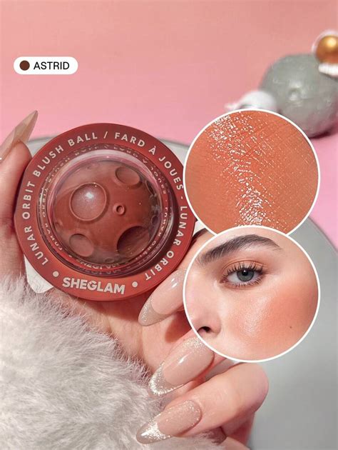 SHEGLAM LUNAR ORBIT BLUSH BALL (ASTRID)