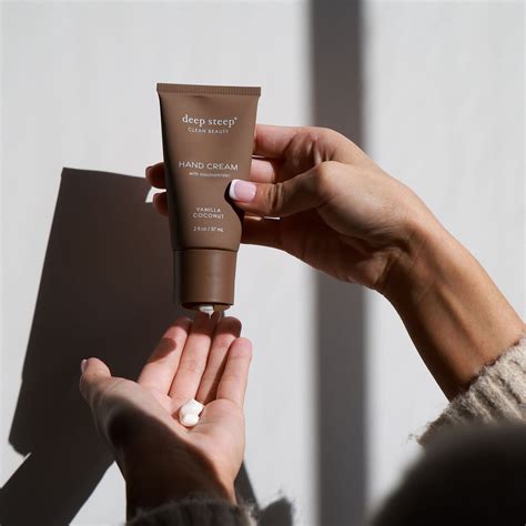 EIGHTEEN HAND BODY CREAM (VANILLA COCONUT) 60ML