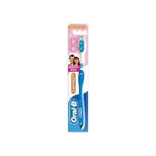 ORAL- B. 40 DELICATE WHITE EMEDIUM